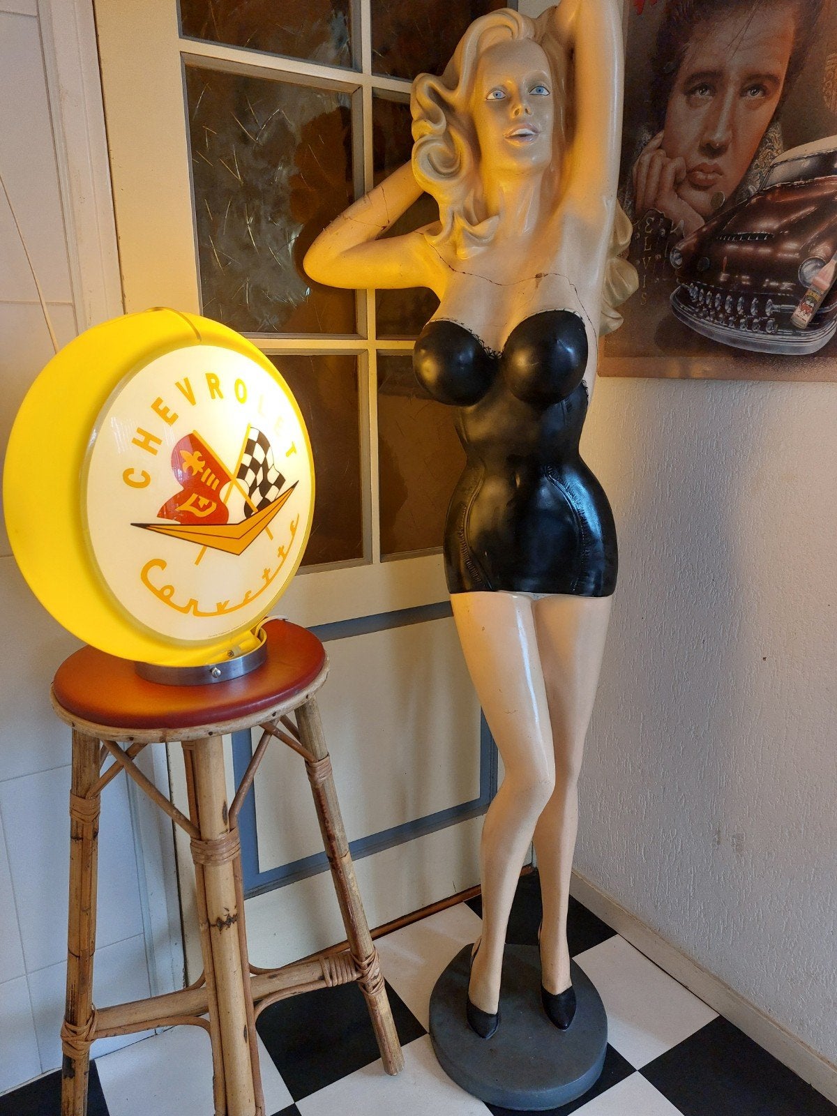 Vintage groot Pin-up Pop Art Beeld - Vrouw in Zwart Korset, Antiek en Kunst, Ophalen, Kunststof, Beeld, Modern