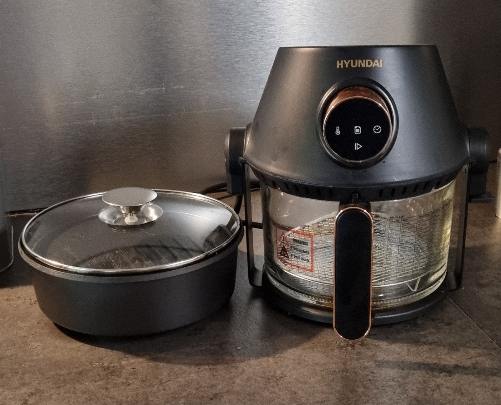 Airfryer Hyundai. Drie in een Airfryer, grill, hotpot, Ophalen, Zo goed als nieuw, Airfryer, 1500 gram of meer