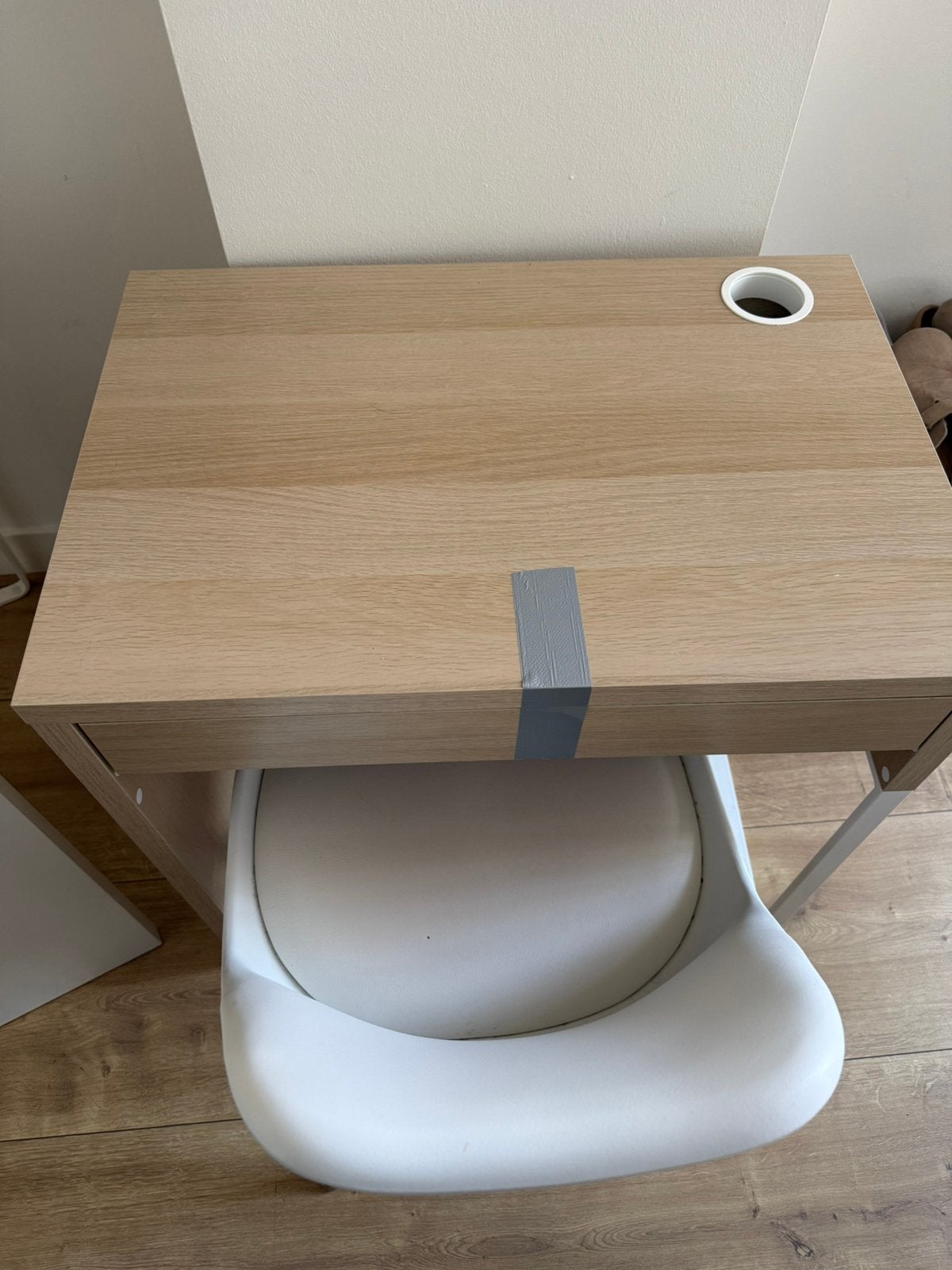 Kleine tafel en stoel, Ophalen of Verzenden, Zo goed als nieuw