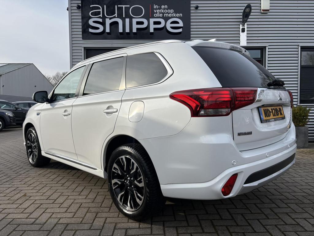 Mitsubishi Outlander 2.0 PHEV Executive Edition -AUTOMAAT-KE, 1998 cc, 4 cilinders, 1820 kg, Wit