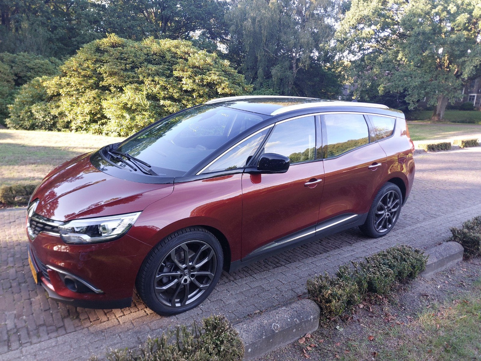Renault Grand Scenic 1.2 Energy TCe 130pk 7pl. 2018 Rood, Auto's, Voorwielaandrijving, 4 cilinders, 1850 kg, 7 stoelen