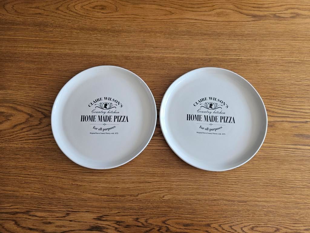 Vintage Claire Wilson's Country Kitchen Pizza
Borden x2, Ophalen of Verzenden, Zo goed als nieuw, Bord(en), Overige stijlen