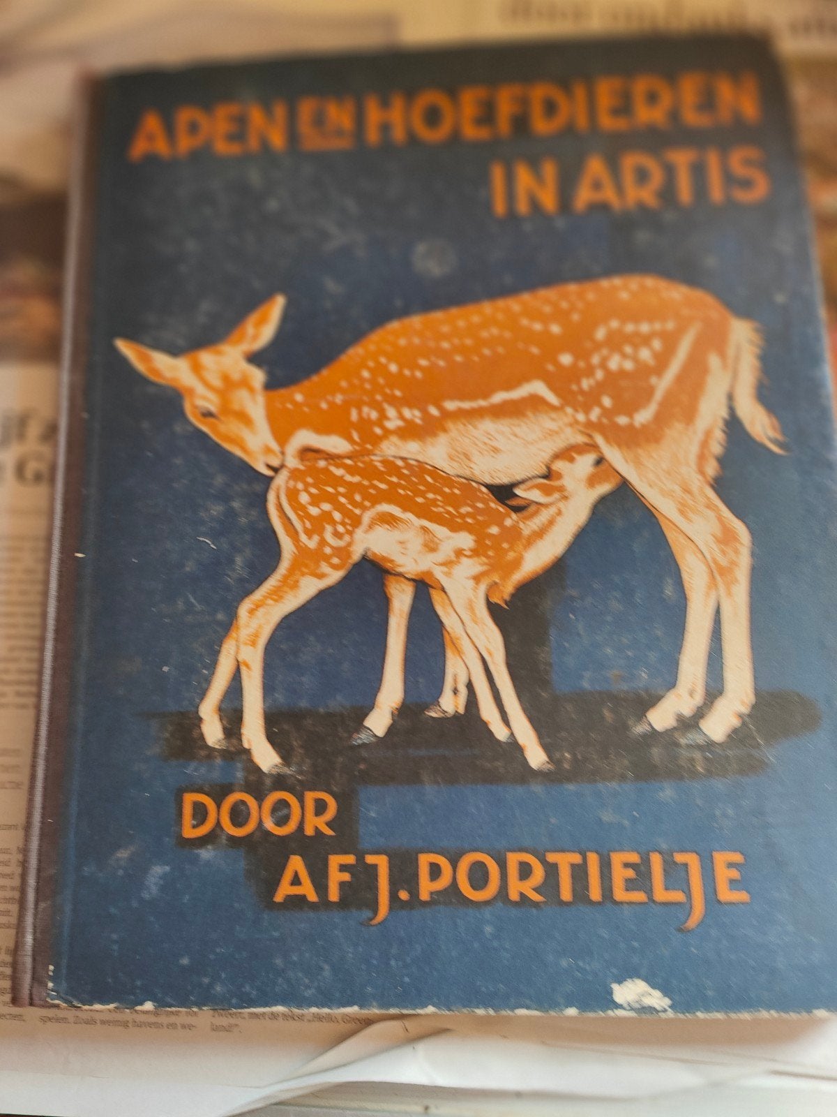 1940 Apen en Hoefdieren in Artis - AJ. Portielje (1940), Antiek en Kunst, Ophalen of Verzenden, A.F.J. Portielje