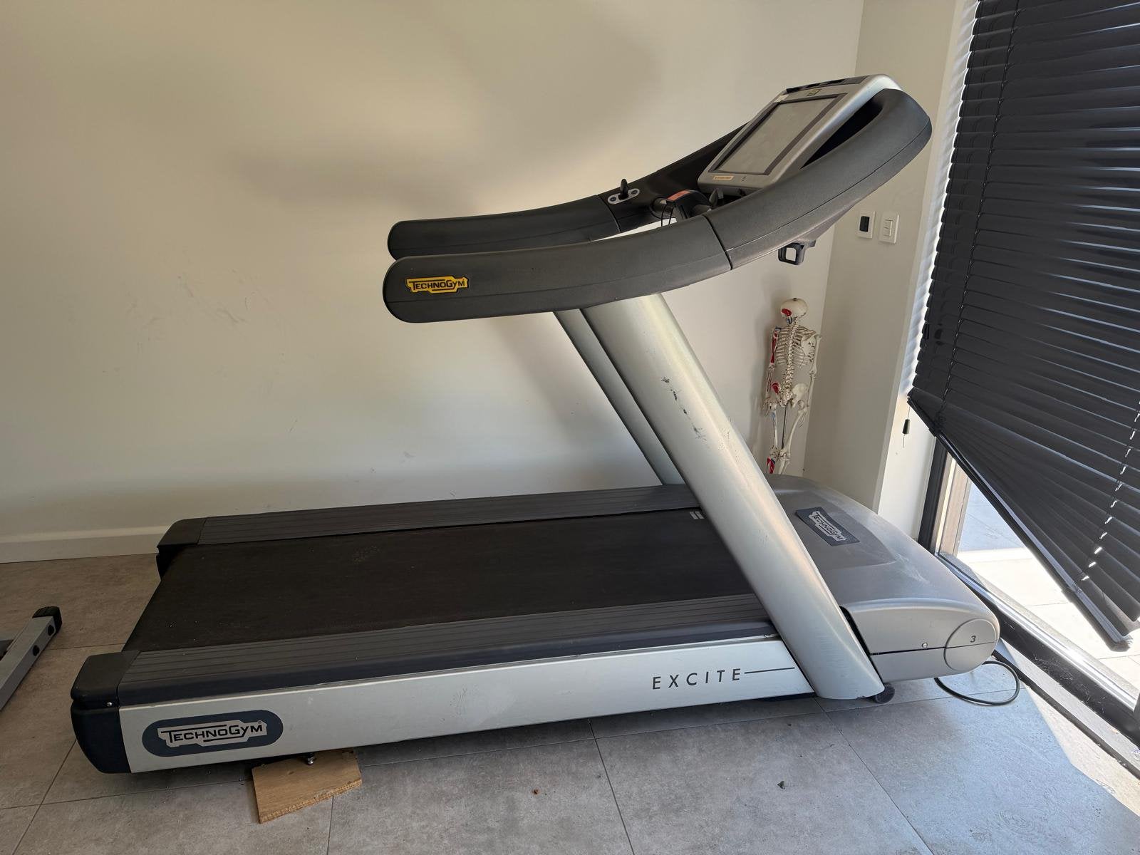 Technogym Excite Run 700 Loopband – Professionele kwaliteit, Sport en Fitness, Ophalen, Gebruikt, Loopband