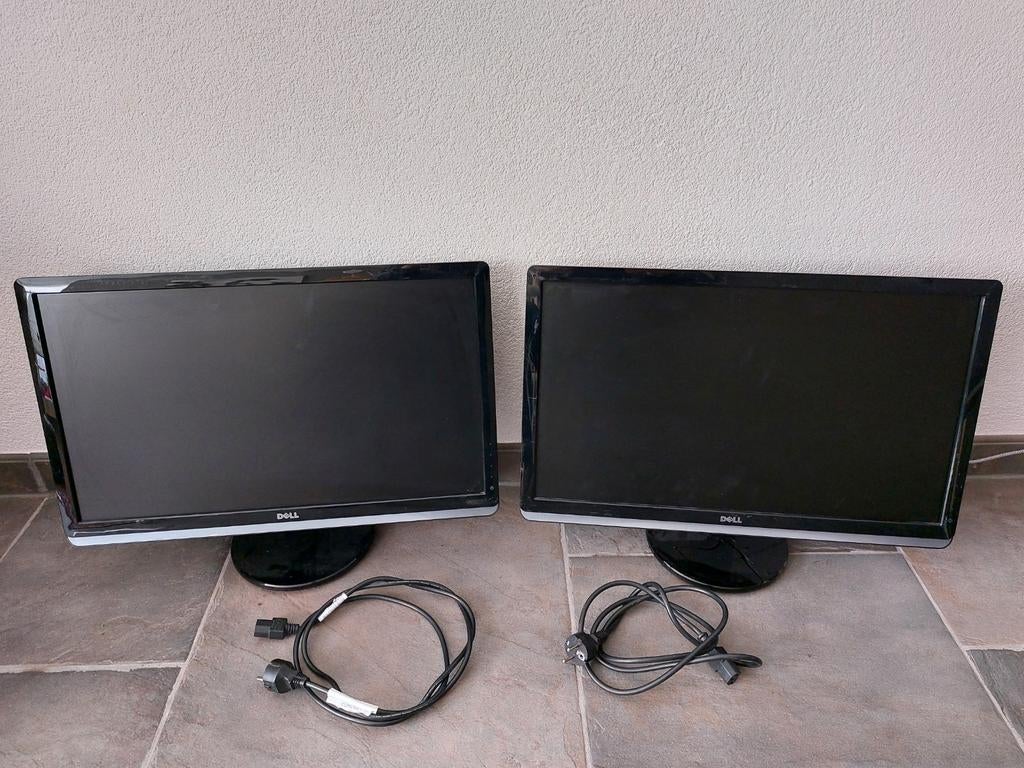 Twee Dell computer schermen 23.6 inch met HDMI, Ophalen, IPS, Full HD, Dell