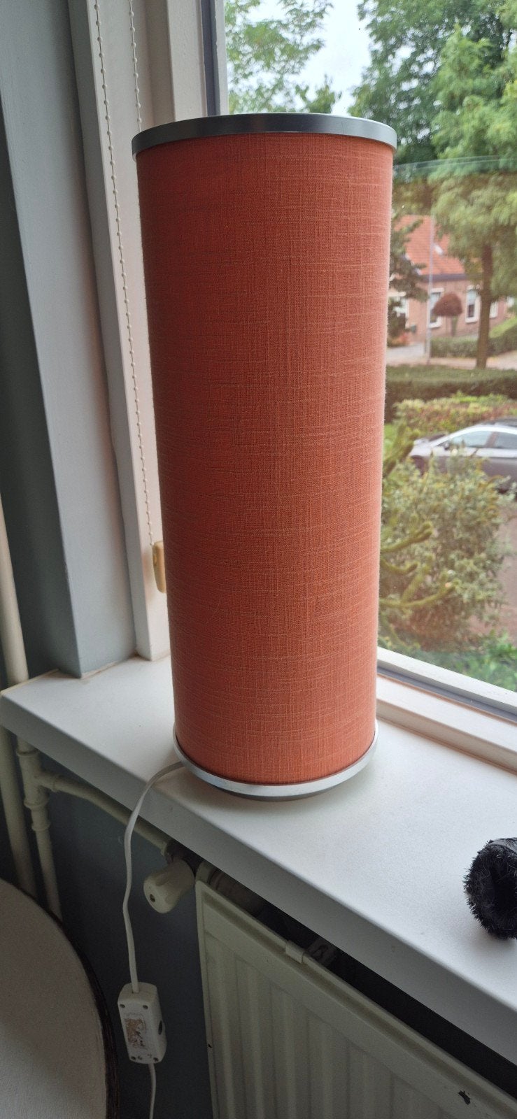 Oranje cilindervormige tafellamp met E14 fitting, Modern, Sfeervol, Ophalen of Verzenden, Zo goed als nieuw, Minder dan 100 cm