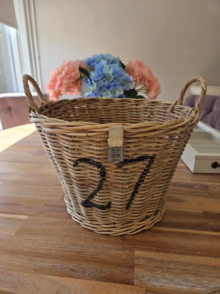 Rm mand, Huis en Inrichting, Ophalen, Zo goed als nieuw, Rond, Riet