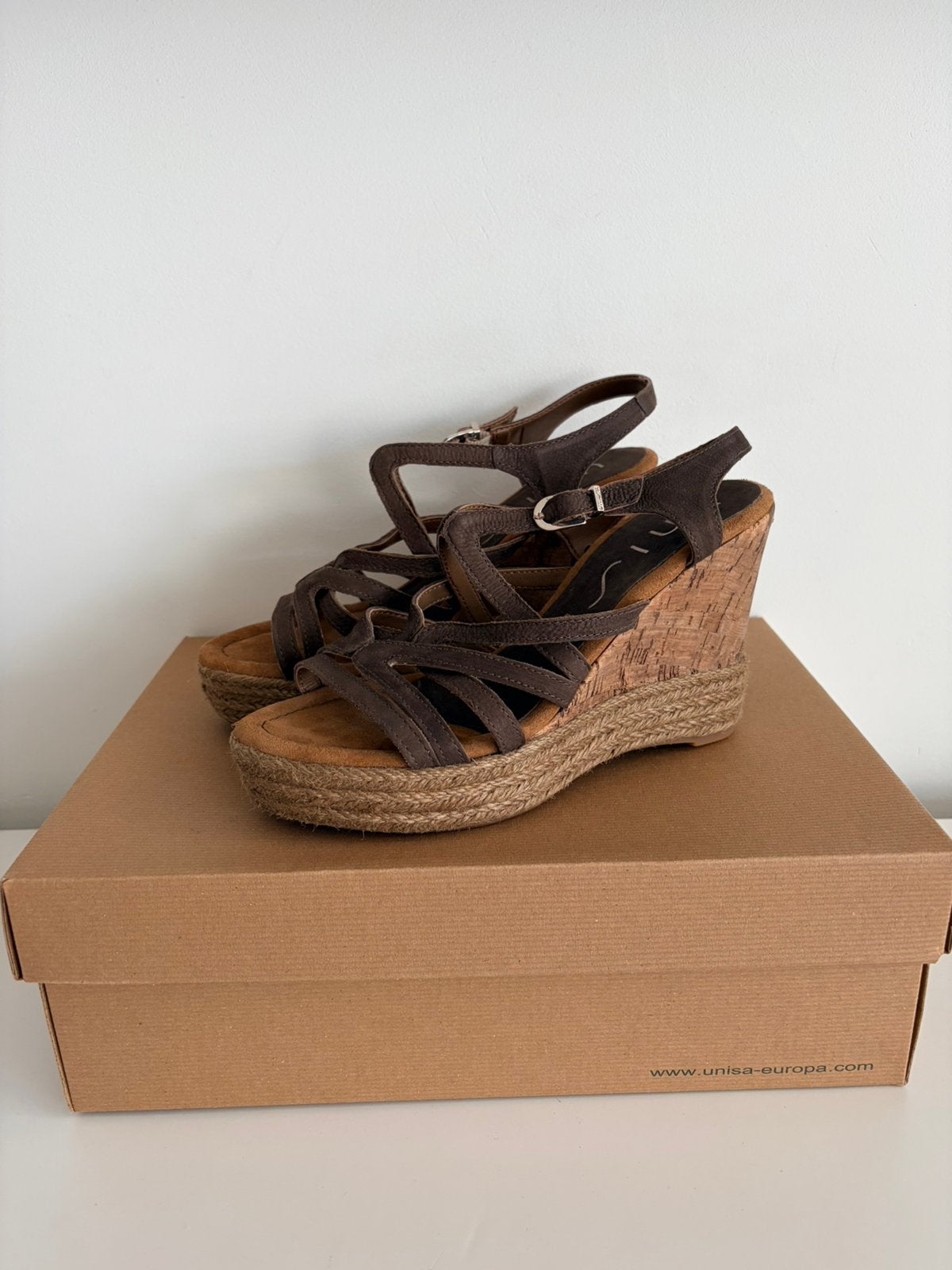 Unisa sandalen sleehak bruin maat 36 NIEUW!!!, Kleding | Dames, Schoenen, Bruin, Zo goed als nieuw, Sandalen of Muiltjes, Ophalen of Verzenden