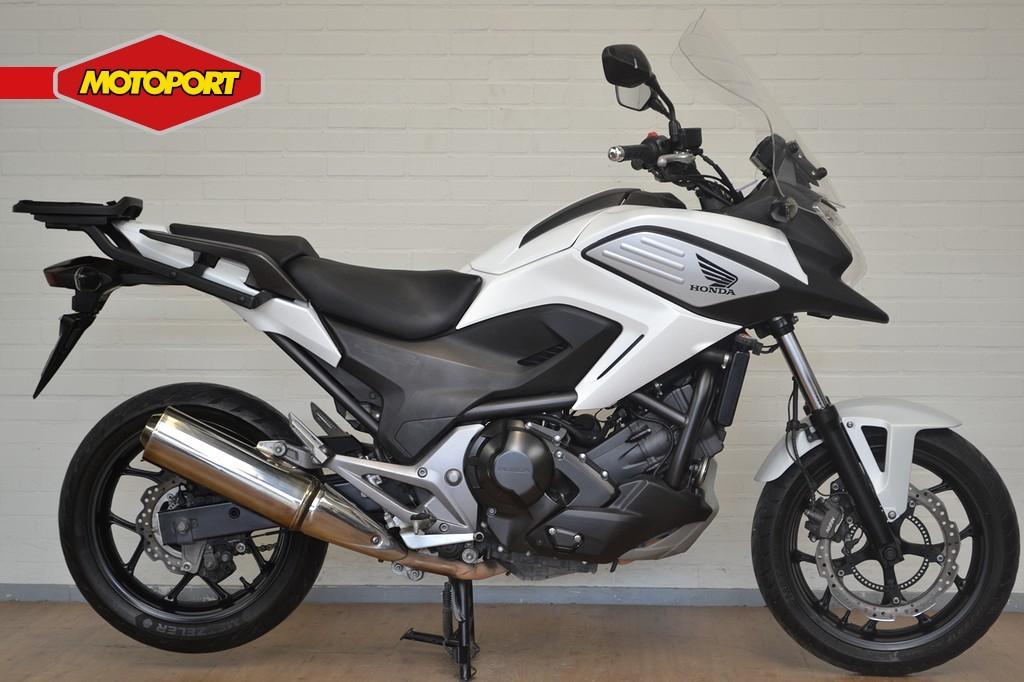 Honda NC 750 X DCT ABS (bj 2015), Motoren, Motoren | Honda, Dorneveld 180-184
B-1731  Zellik, BE, Honda Motor Europe, Bedrijf