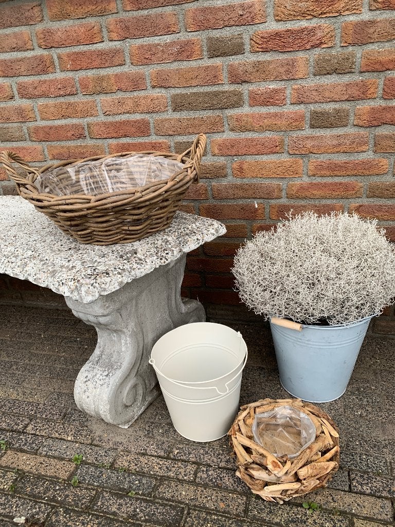 Partij emmers, manden, bloempotten met zilverstruikje, Tuin en Terras, Bloempotten, Ophalen, Rond, Zo goed als nieuw, Balkon