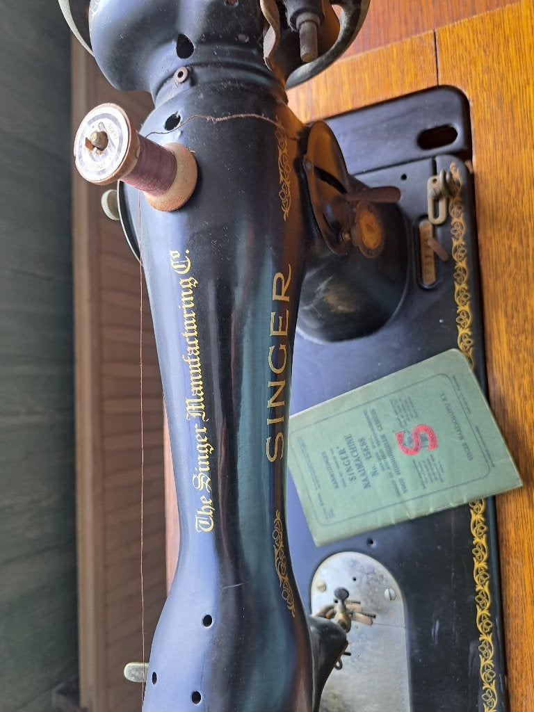 Antieke naaimachine, Ophalen, Gebruikt