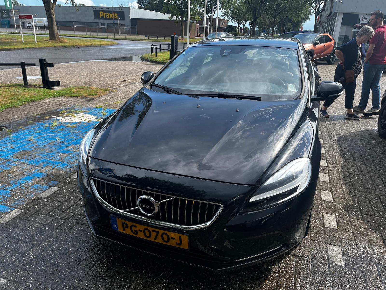 Volvo V40 1.5 T3 152PK Geartronic Trekhaak panoramadak leder, Auto's, 1498 cc, 4 cilinders, 700 kg, Zwart