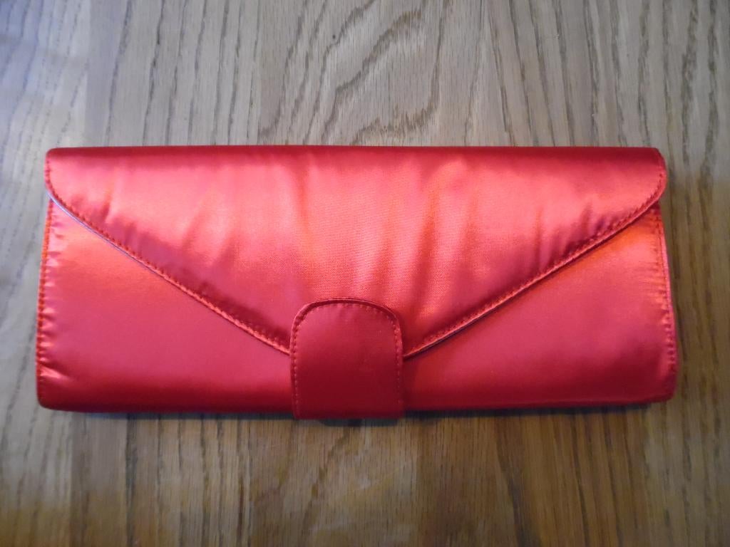 nieuwe rode gala cluts van Chi 30-13 cm drukker sluiting, Ophalen of Verzenden, Nieuw, Rood, Avondtasje