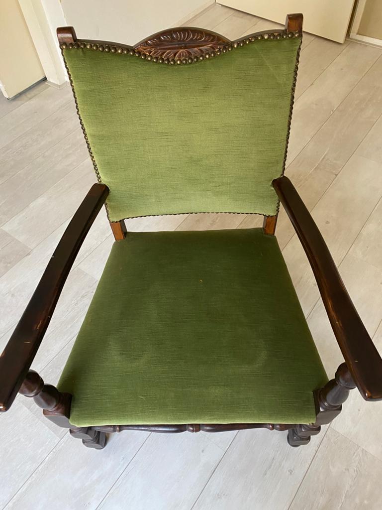 Antieke groene stoel, Ophalen