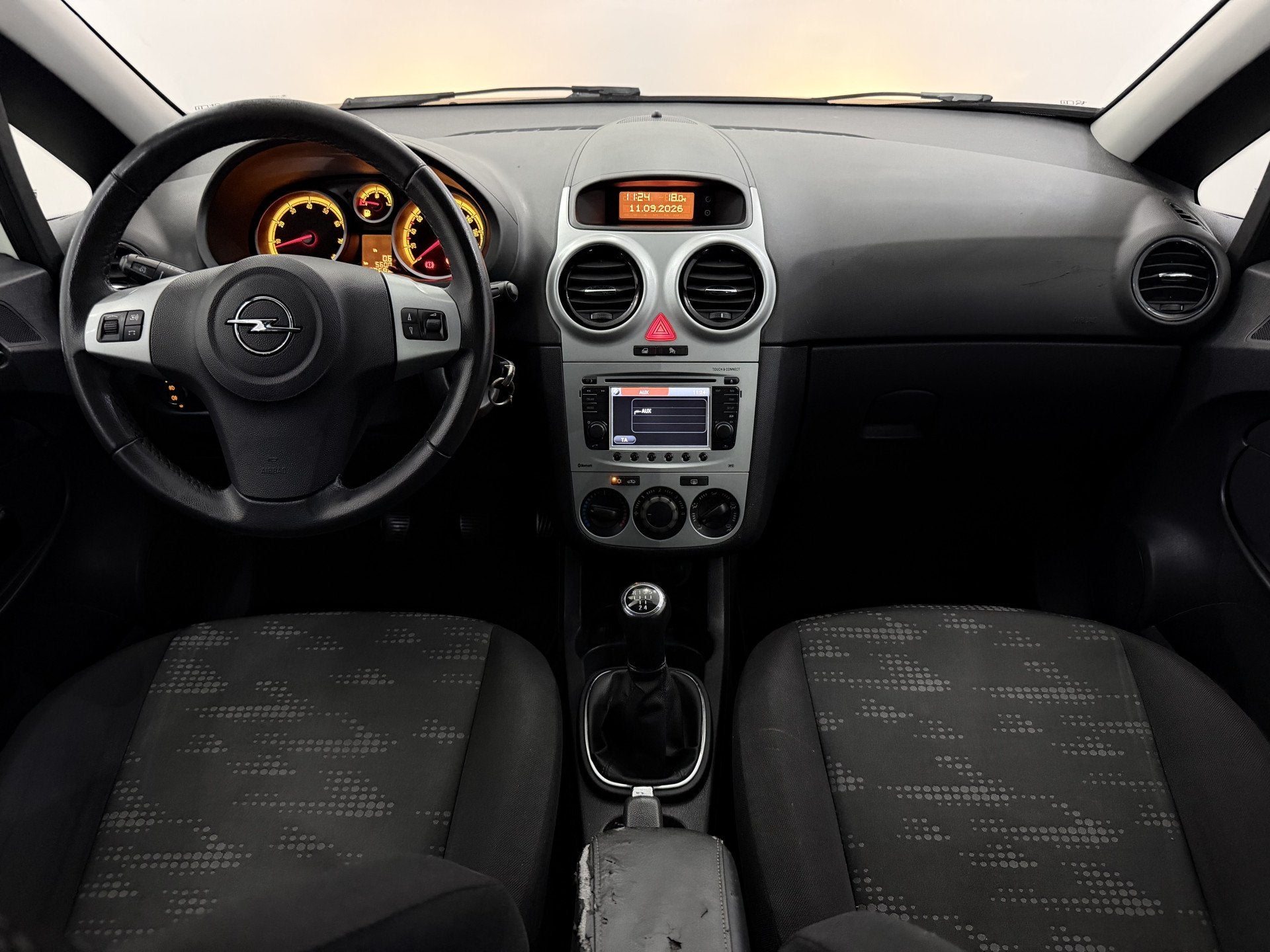 Opel Corsa 1.4-16V Edition Airco, Navi, Bluetooth, Lichtmeta, Voorwielaandrijving, Euro 5, Gebruikt, 4 cilinders