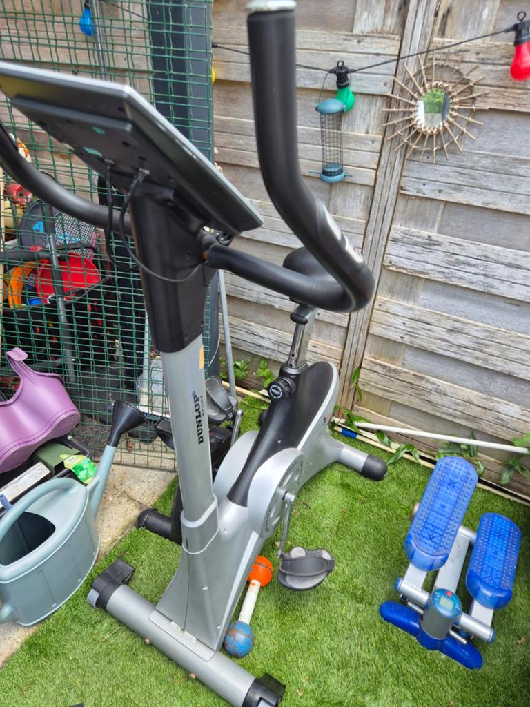 Dunlop Hometrainer - Ideaal voor thuisworkouts, Sport en Fitness, Ophalen
