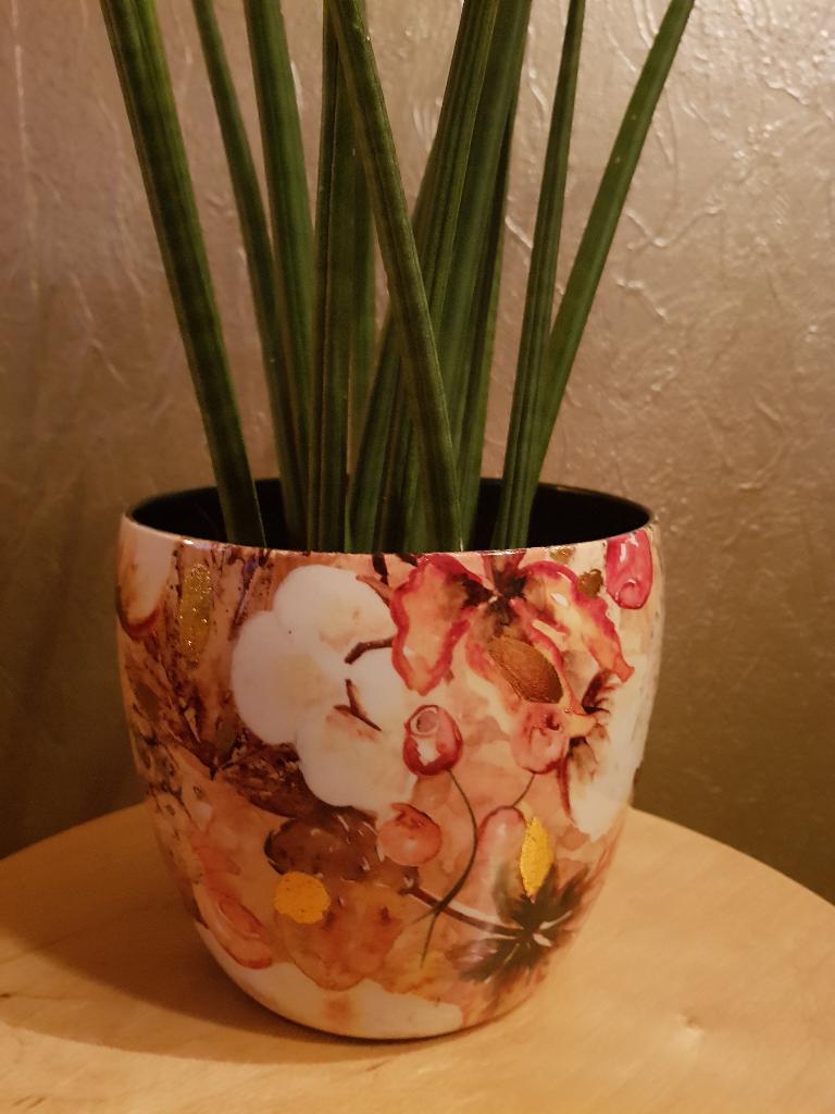 zgan Bela Arte bloempot plantenpot bloem plant sier pot, Tuin en Terras, Bloempotten, Rond, Binnen, Ophalen of Verzenden, Zo goed als nieuw