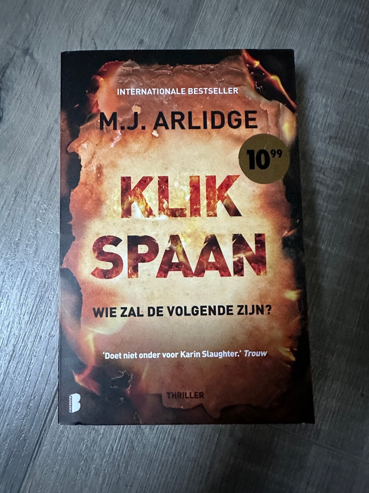 M.J. Arlidge - Klikspaan (Thriller), Ophalen of Verzenden, Zo goed als nieuw, Wereld overig