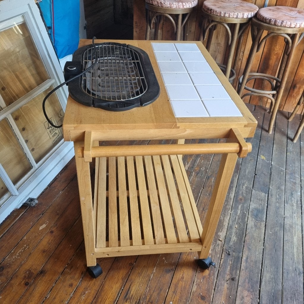 Barbecue tafel, Ophalen, Zo goed als nieuw, Onbekend