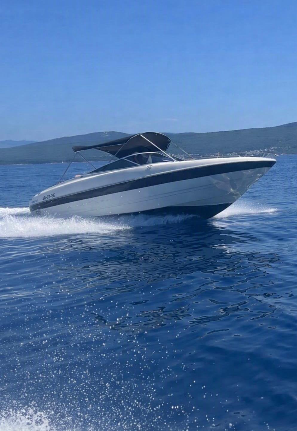 Zeer mooie Bayliner 2350 Bowrider 5.7 ltr/V8, vele extra’s!., Gebruikt, Binnenboordmotor, Ophalen of Verzenden, Bayliner