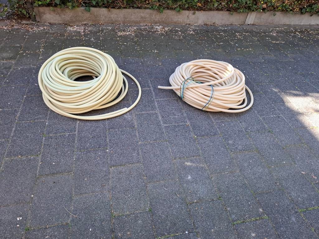 Flexibele elektrabuis (flex) - 2 rollen, ca. 130 meter, Ophalen, Gebruikt, Overige typen