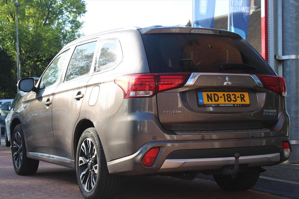 MITSUBISHI Outlander 2.0 PHEV *Instyle* | Trekhaak | Camera, 1998 cc, Euro 6, 4 cilinders, Bruin