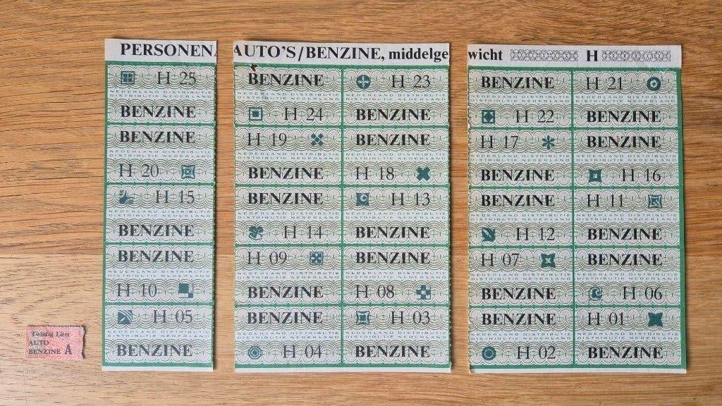 Complete set velletjes Benzinebonnen Middelgewicht  '73-'74, Verzamelen, Ophalen of Verzenden, Overige typen