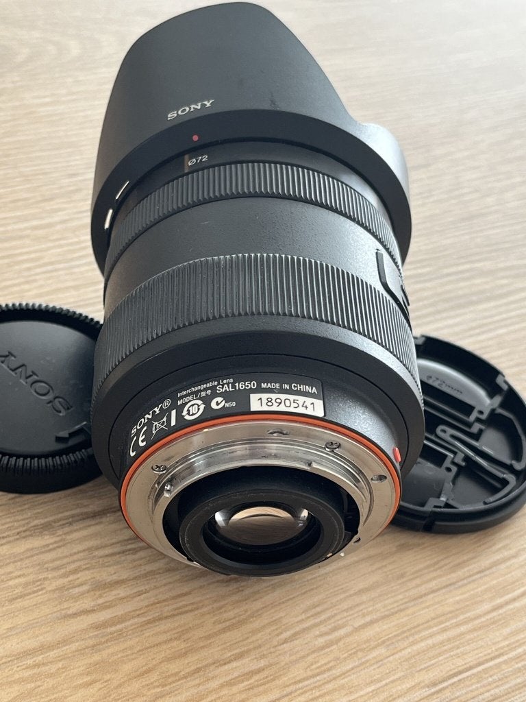 Sony DT 16-50mm f/2.8 SSM - A-mount - met zonnekap, Sony, Ophalen of Verzenden, Zo goed als nieuw, Standaardlens
