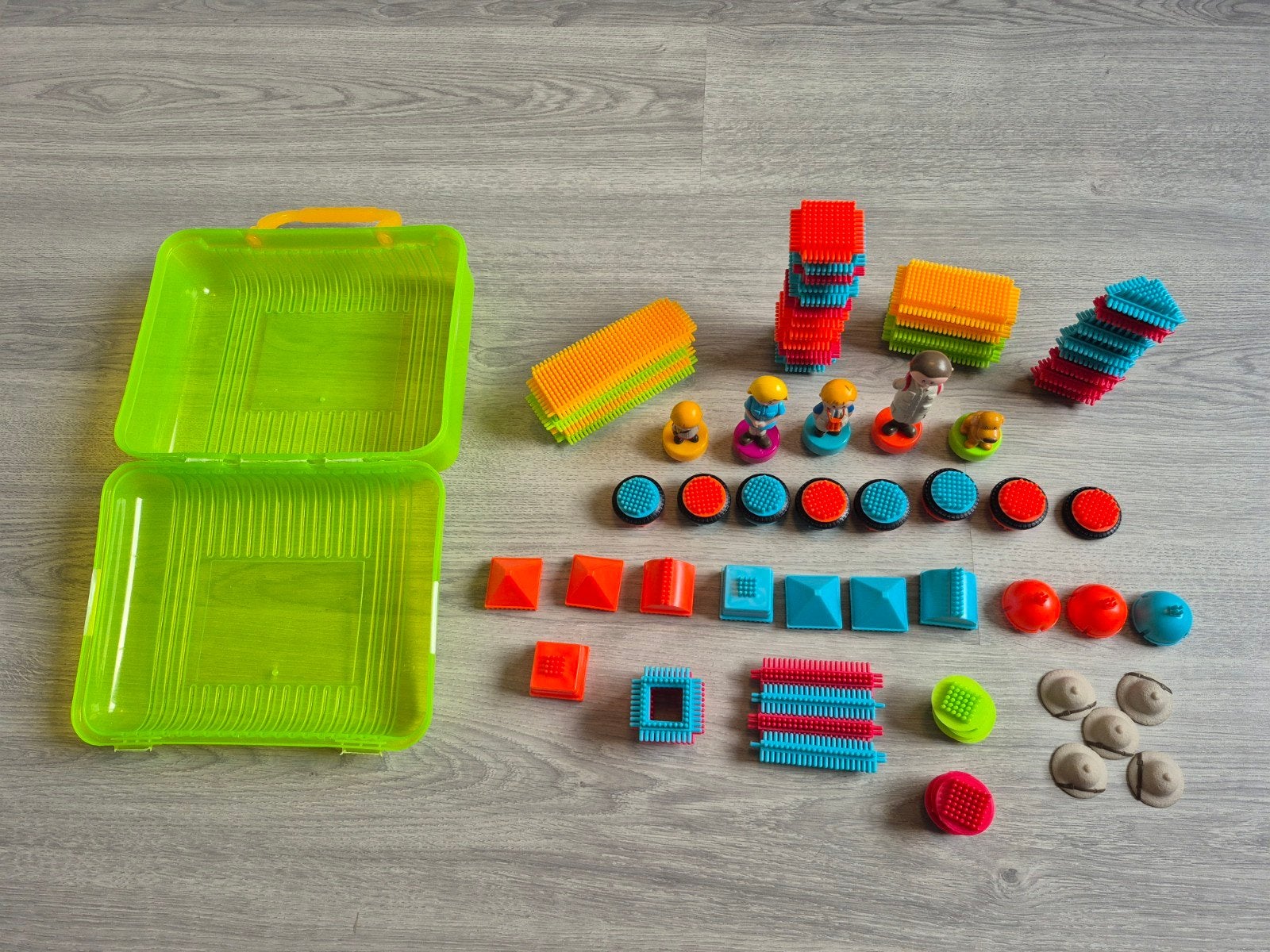 Nopper bouwblokken set met figuren en opbergkoffer, Ophalen of Verzenden, Zo goed als nieuw, Overige merken