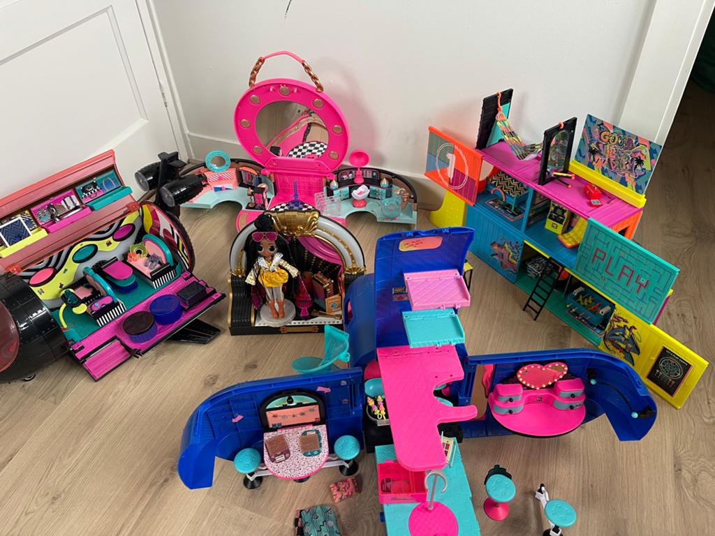 Grote collectie L.O.L. Surprise! Oa vliegtuig, make up room, Kinderen en Baby's, Speelgoed | Poppen, Ophalen, Gebruikt, Overige typen