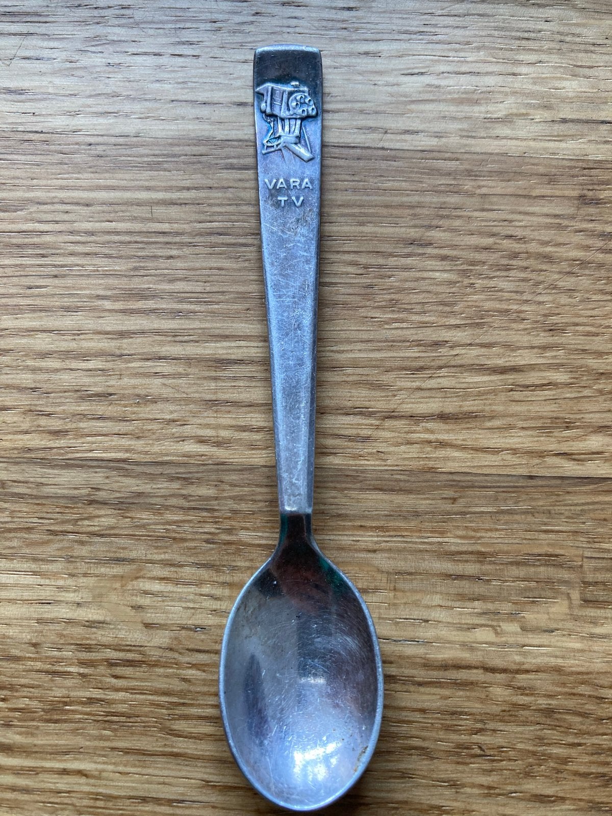 Vintage Sola 100 VARA TV herinneringslepel, Ophalen of Verzenden