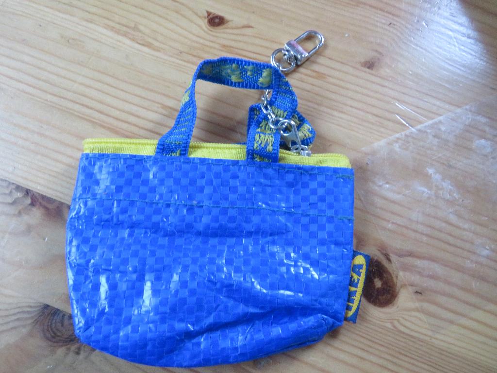ikea knolig sleutelhanger  model  blauwe frakta tas, Ophalen of Verzenden, Gebruikt, Overige typen
