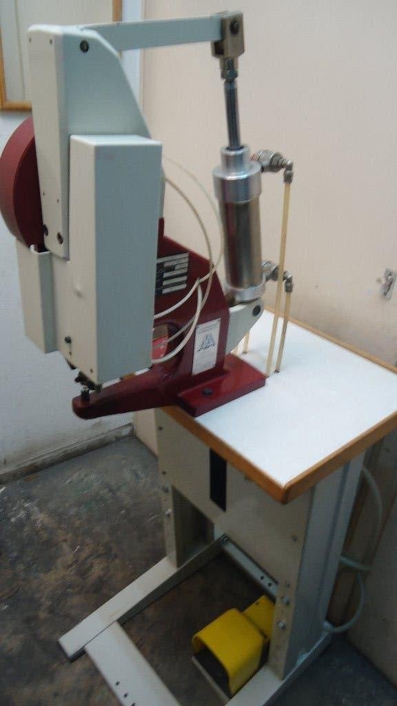 Industrie Ring machine Automaat, Overige merken, Gebruikt, Ophalen of Verzenden, Lockmachine