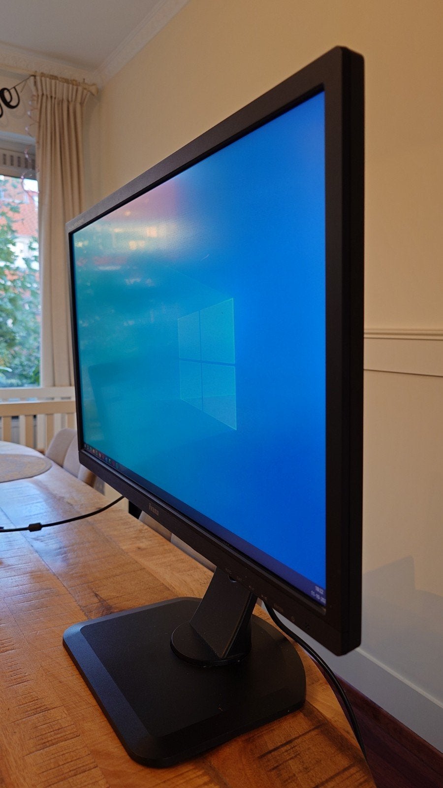 Iiyama ProLite PL2483H monitor - Full HD, 24 inch, DVI, Gebruikt, Iiyama, In hoogte verstelbaar