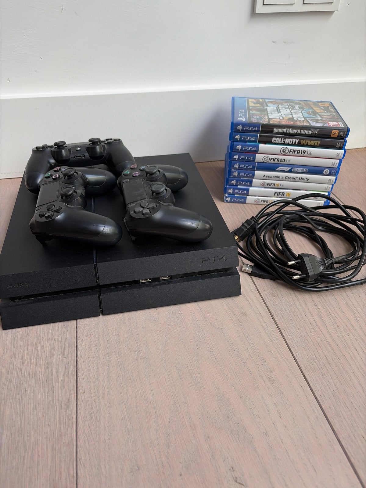 PlayStation 4 met 3 controllers 9 spellen, Spelcomputers en Games, Ophalen of Verzenden, Original, Met 3 controllers of meer, 500 GB