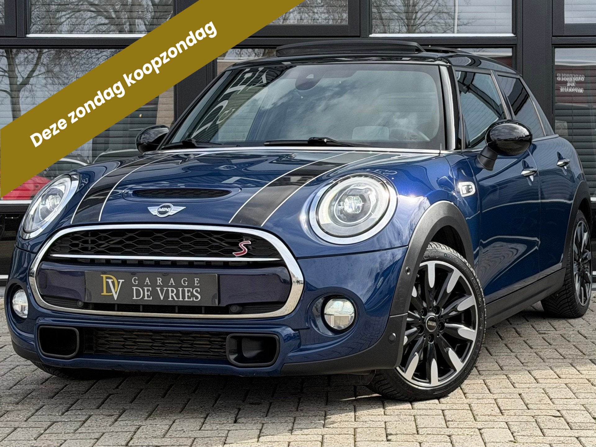 Mini Mini 2.0 Cooper S Chili Serious Business Aut ACC H/K Pa, Auto's, Gebruikt, Zwart, Blauw, Leder en Stof