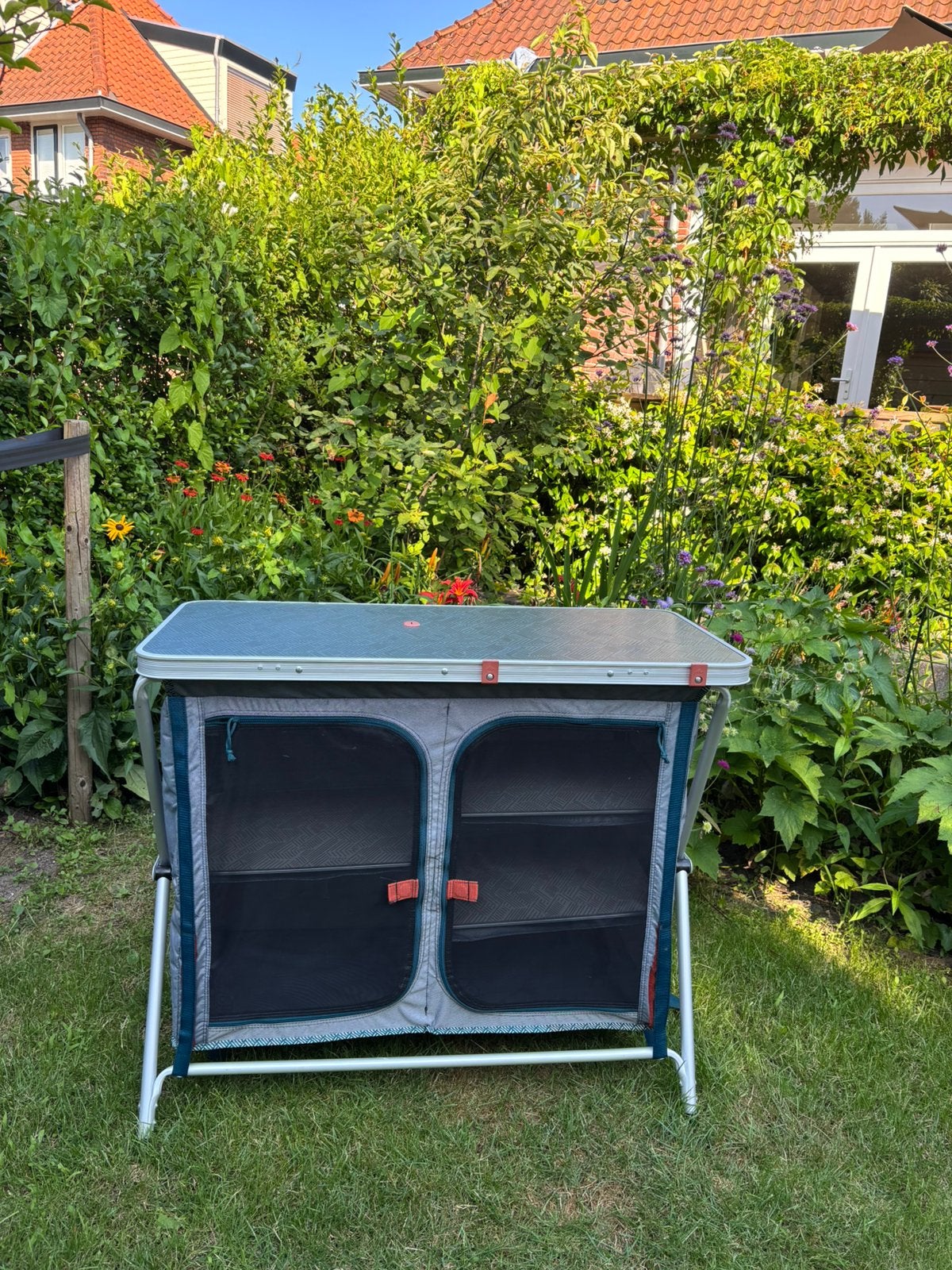 Quecheua keukenmeubel kamperen, Caravans en Kamperen, Kampeermeubelen, Ophalen, Zo goed als nieuw, Campingkast