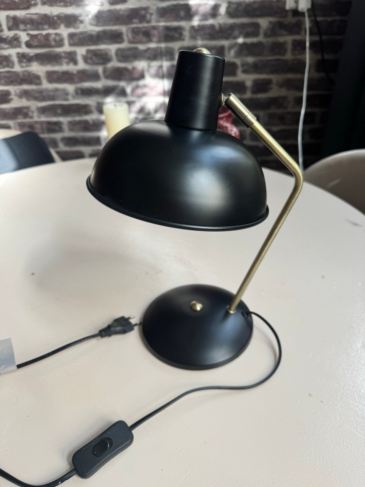 Zwarte bureaulamp met messing accenten, Huis en Inrichting, Zo goed als nieuw, Zwart, Metaal, Modern