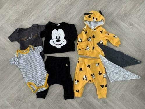 Stoere Mickey Mouse jogging pakjes maat 56, ZGAN!, Verzenden, Zo goed als nieuw, Jongetje of Meisje, Pakje