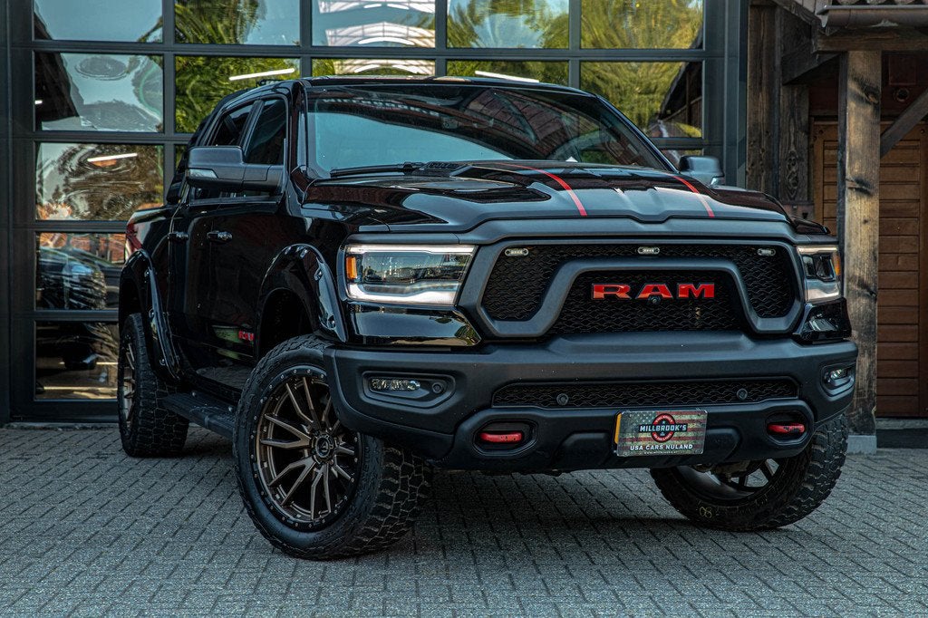 RAM Ram 1500 V8 rebel GT Etorq !UNIEK! | 1700 km rijbereik |, Auto's, Gebruikt, 5654 cc, 402 pk, Zwart