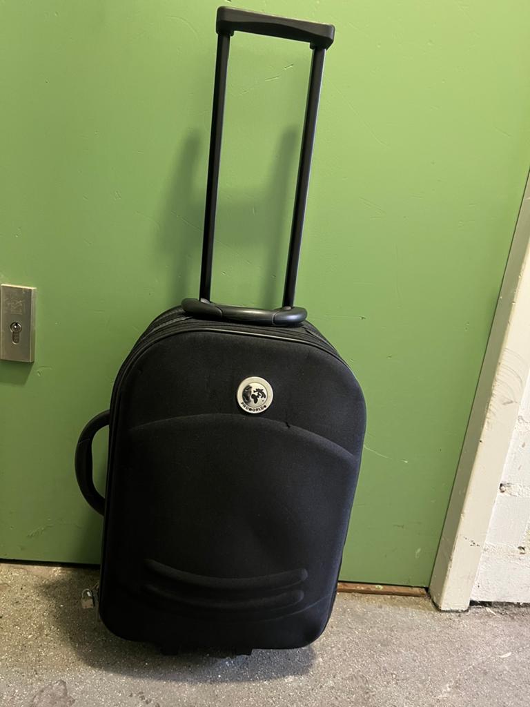 Zwarte Koffer/Trolley met Wieltjes en Uitschuifbaar Handvat, Minder dan 50 cm, Ophalen of Verzenden, Zo goed als nieuw, Minder dan 35 cm