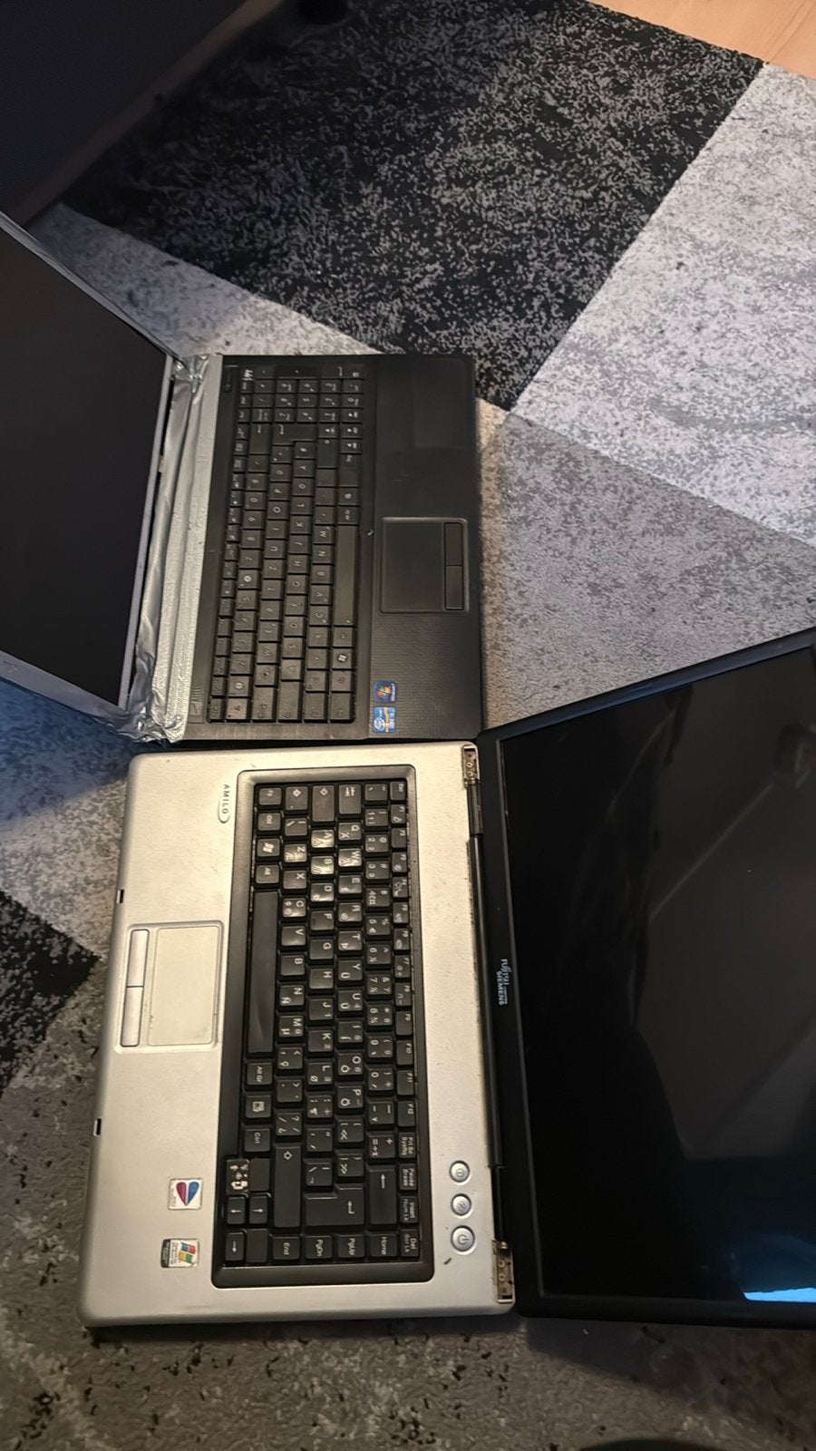 2 defecte laptops - ASUS en Fujitsu Siemens, Ophalen, Niet werkend