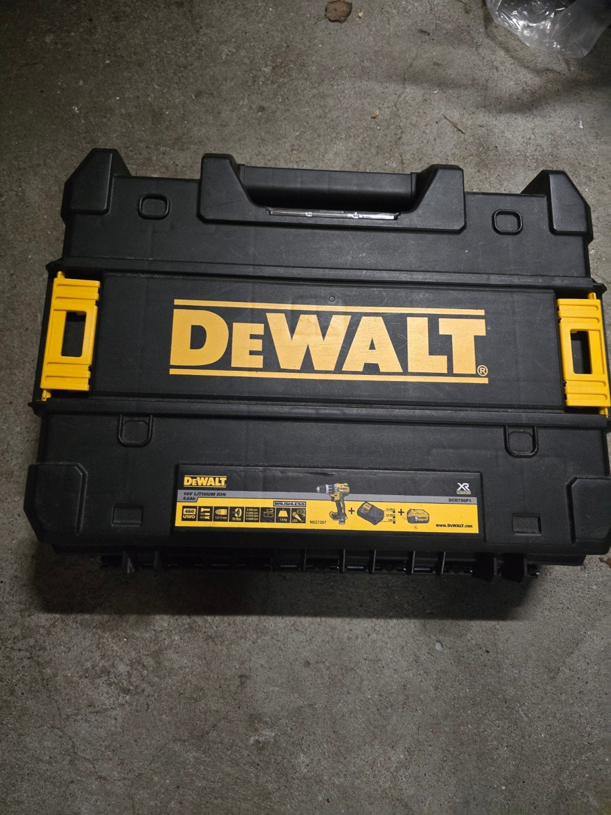 DeWalt XR 18V Accuboormachine met 2x 5.0Ah accu's en lader, Ophalen, Variabele snelheid, Boor- en Schroefmachine, Gebruikt