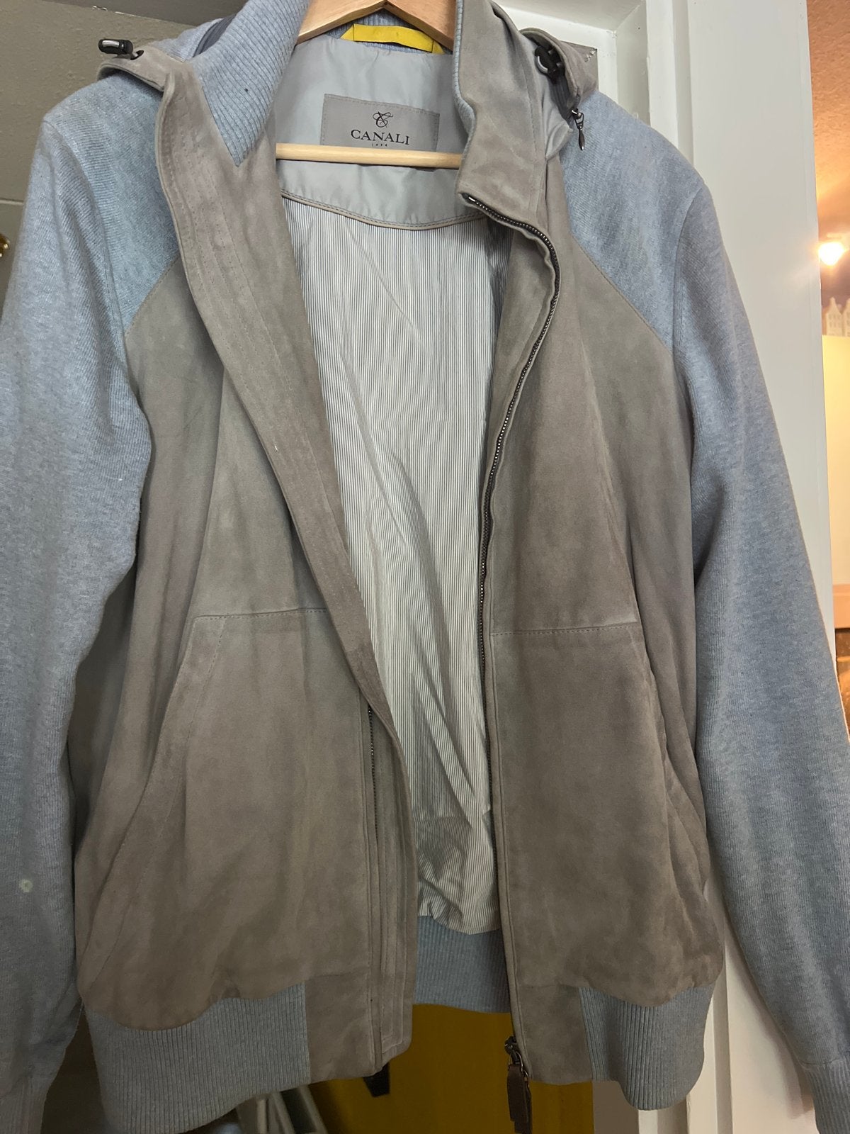 Canali suède jas met capuchon - Maat 48, Verzenden, Zo goed als nieuw, Maat 48/50 (M), Grijs