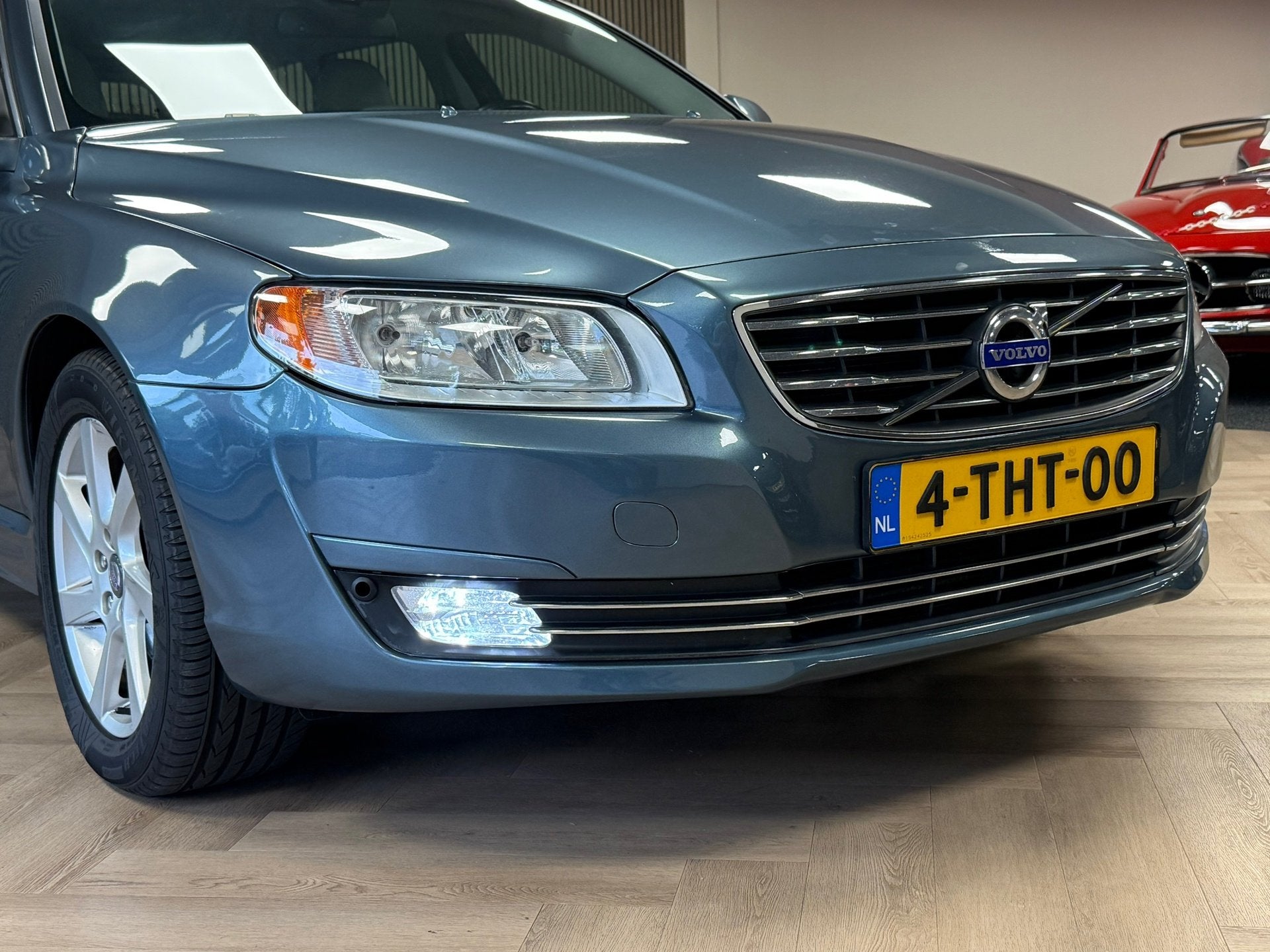 Volvo V70 1.6 T4 Momentum CLIMATE CRUISE CONTROL NAVIGATIE T, Auto's, Volvo, Gebruikt, Beige, 4 cilinders, Met garantie (alle)