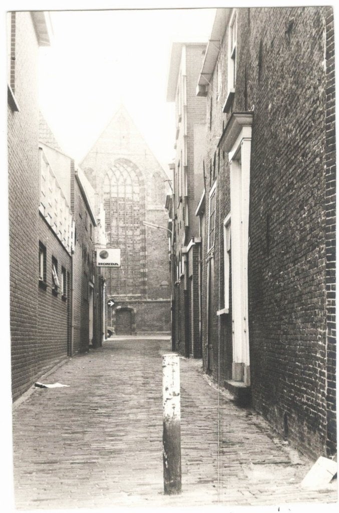 Hoorn-Foto-47   Smelterssteeg, Verzamelen, Foto's en Prenten, Verzenden, Foto, Zo goed als nieuw, Voor 1940