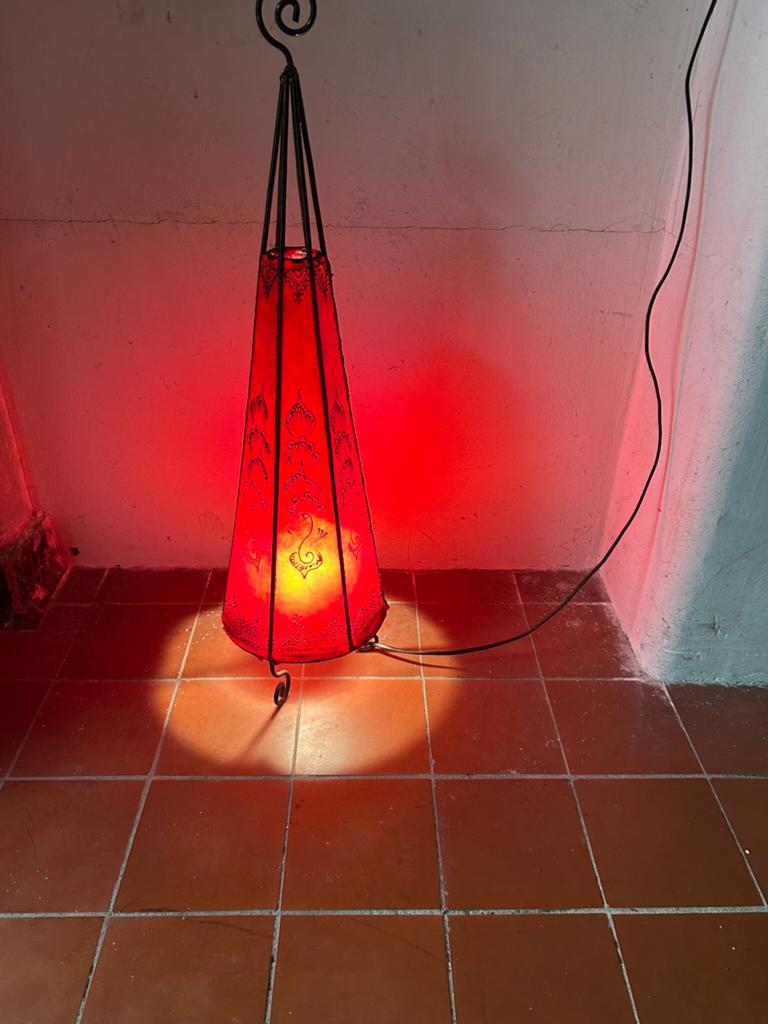 Oosterse rode vloerlamp met henna-patroon, Ophalen of Verzenden, Gebruikt