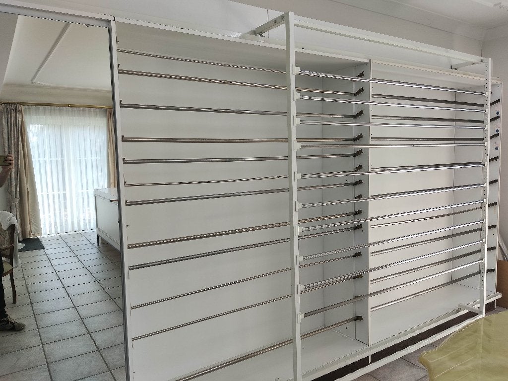 Stoffenrek winkel met vaste spiegel, en verplaatsbare rails, Ophalen, 200 cm of meer, Retro , metaal, winkel ,, Zo goed als nieuw
