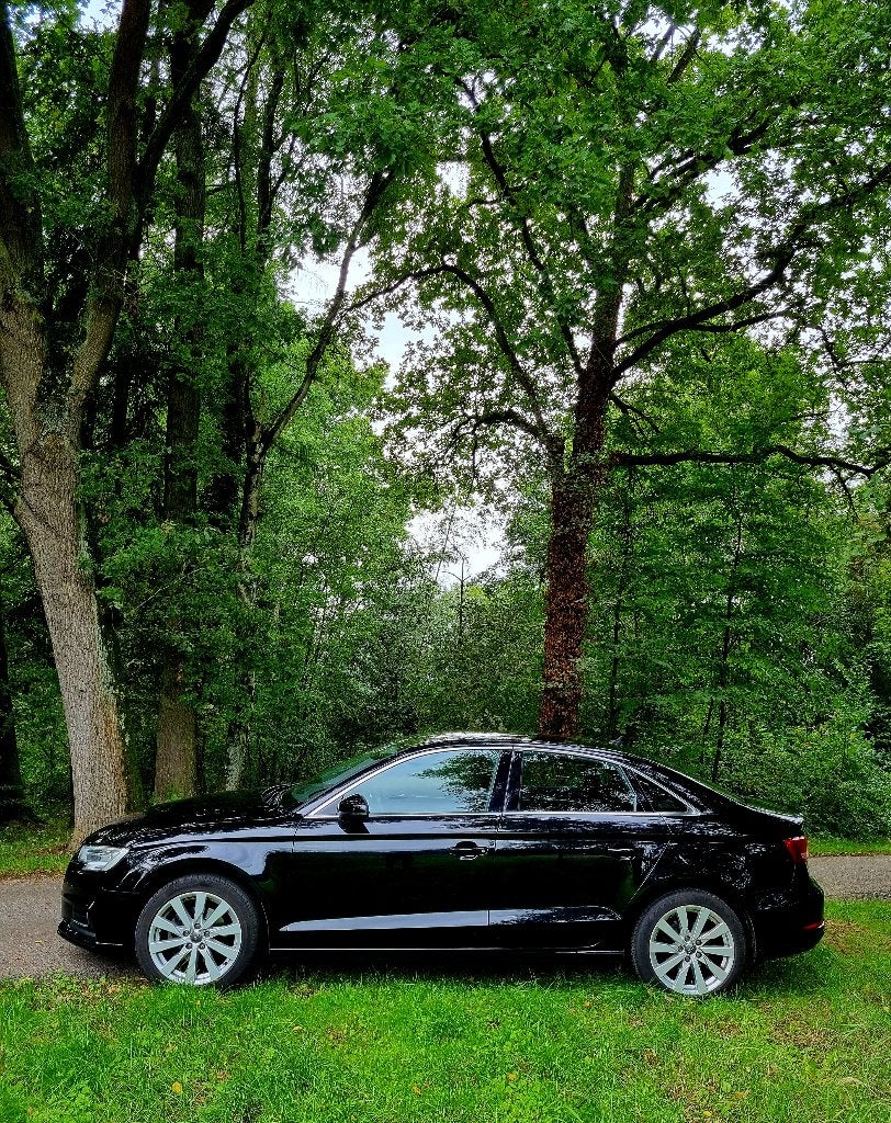 Audi A3 1.0 Tfsi 116pk 2019 Zwart, Auto's, Voorwielaandrijving, Zwart, Leder en Stof, Zwart