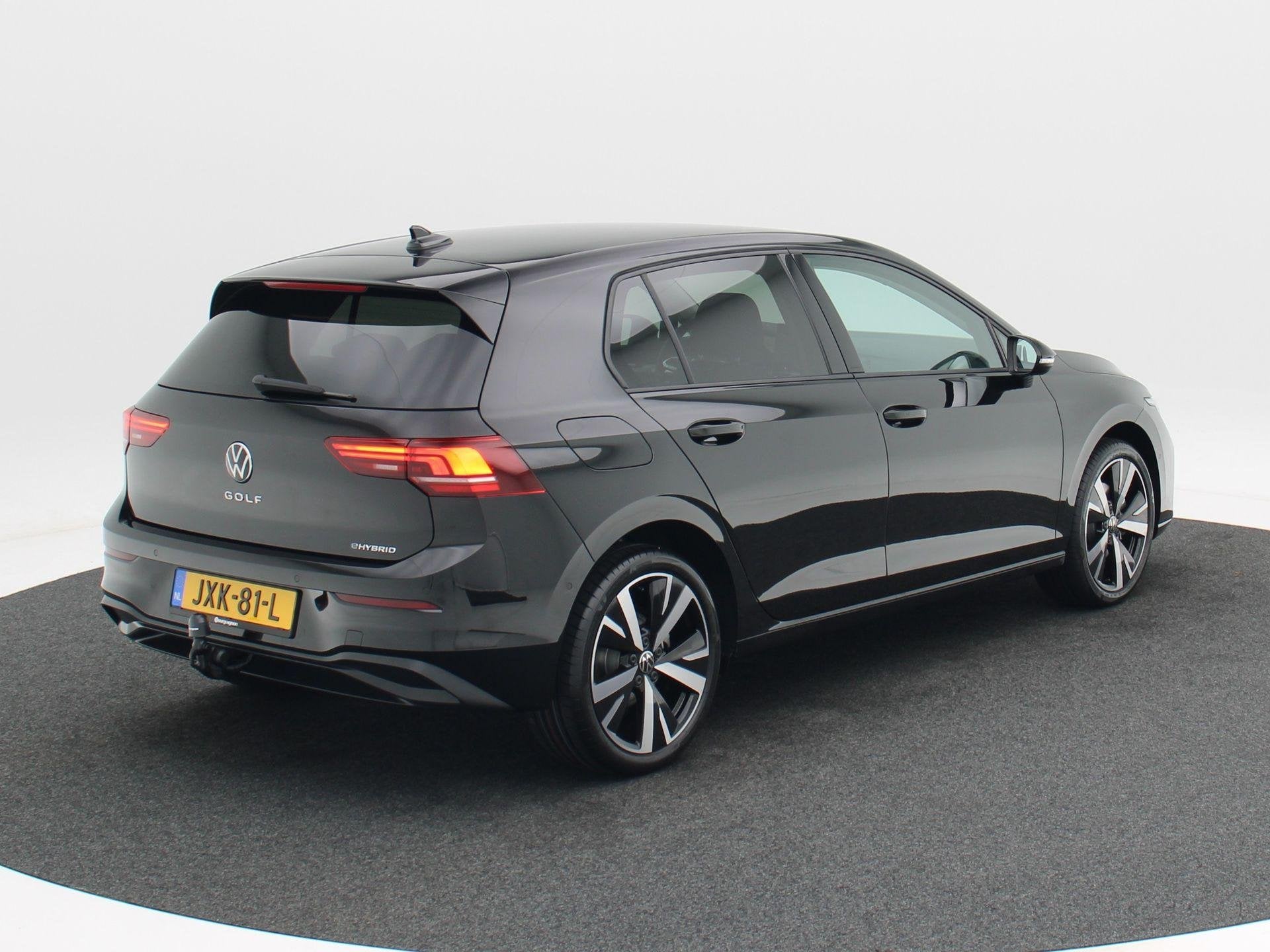 Volkswagen Golf Life Edition 1.5 eHybrid 204 PK | Trekhaak |, Stof, 1498 cc, 4 cilinders, Automatische klimaatregeling